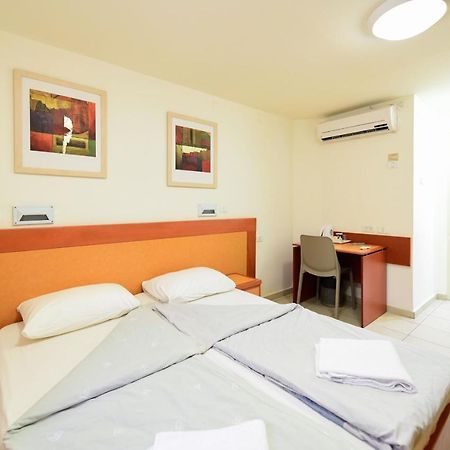 Hi - Arad Hostel Extérieur photo