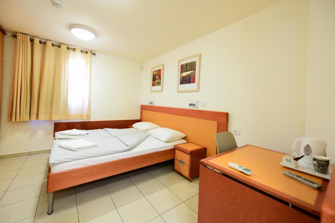 Hi - Arad Hostel Extérieur photo