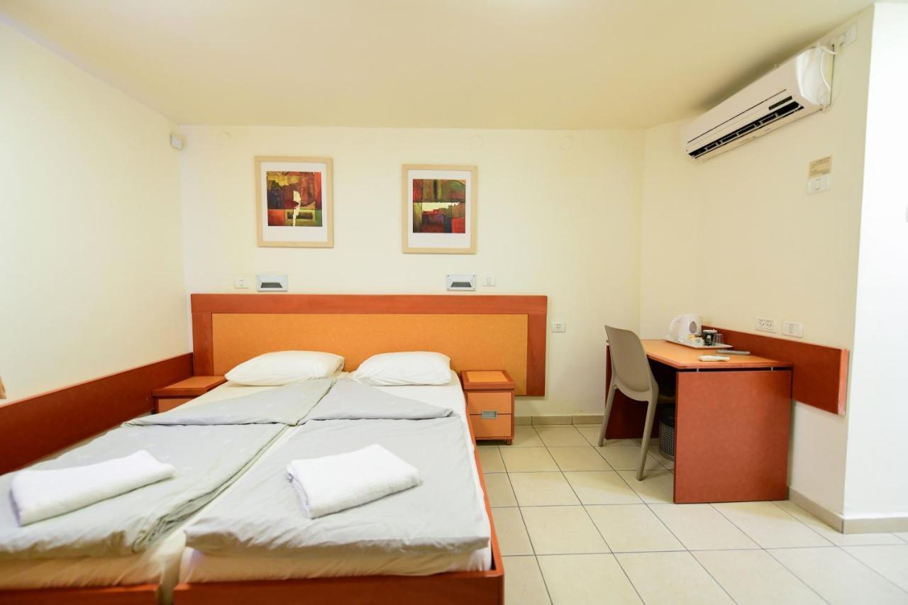 Hi - Arad Hostel Extérieur photo