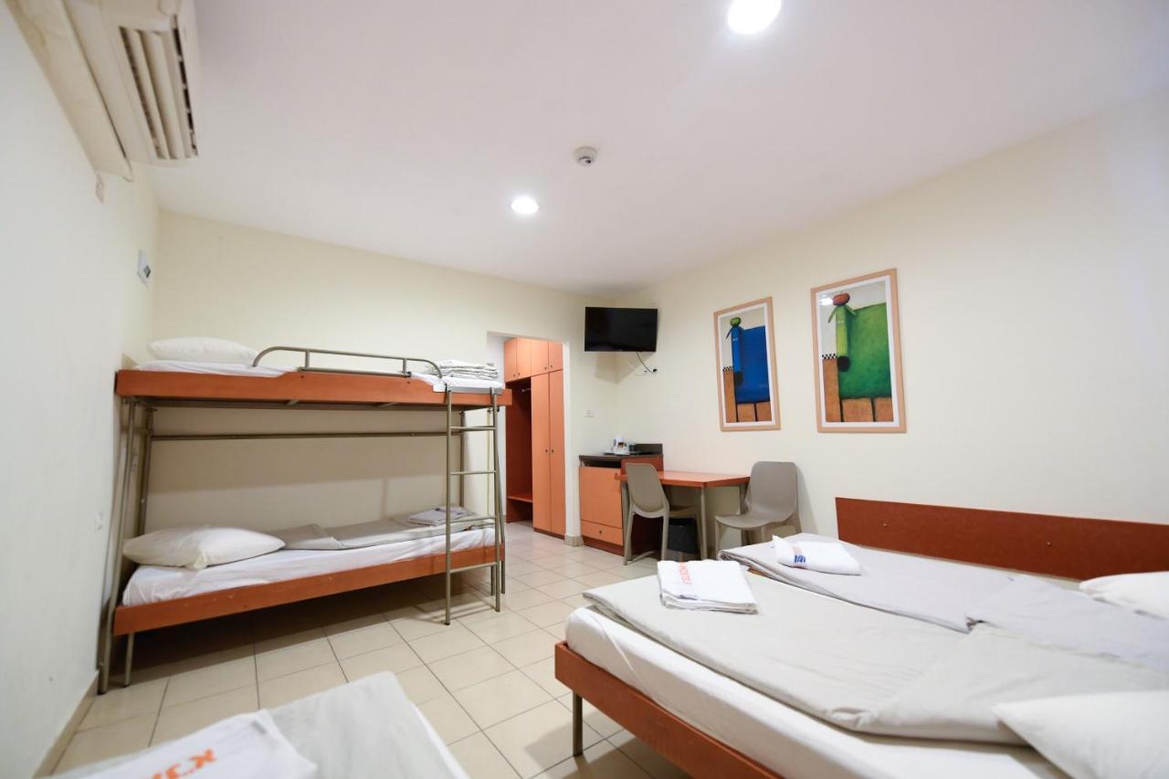 Hi - Arad Hostel Extérieur photo